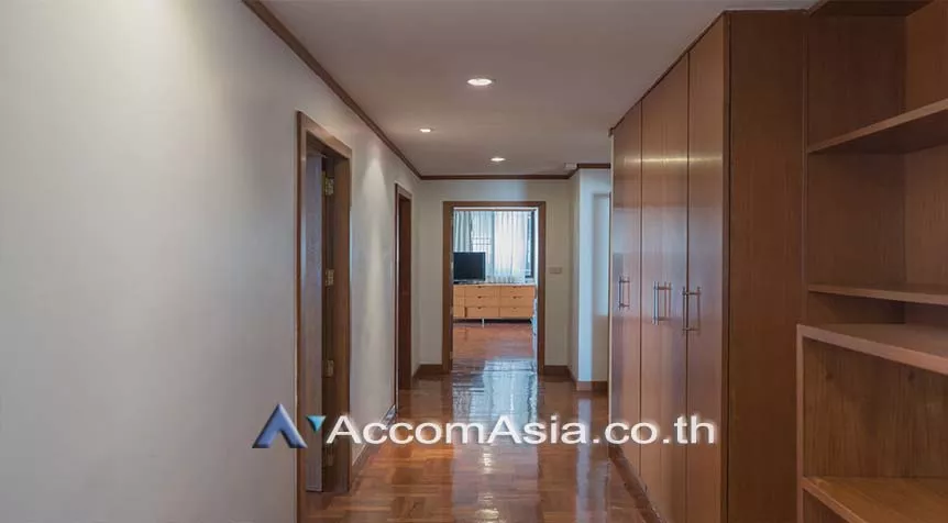 4  4 br Apartment For Rent in Sukhumvit ,Bangkok BTS Phrom Phong at Family Size Desirable AA26028