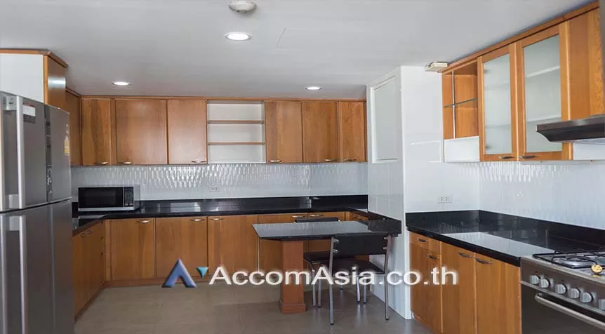 unit 3 Bedrooms  Apartment For Rent in Sukhumvit, Bangkok  near BTS Phrom Phong (AA26029)