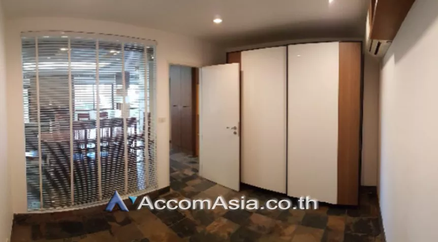 unit 2 Bedrooms  Condominium For Rent in Ploenchit, Bangkok  near BTS Ploenchit (AA26030)