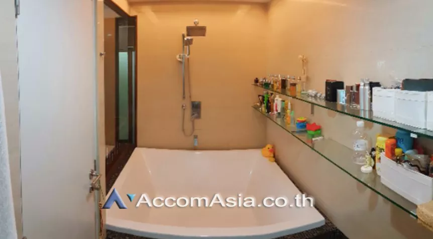 5  2 br Condominium For Rent in Ploenchit ,Bangkok BTS Ploenchit at La Maison Ruamrudee AA26030