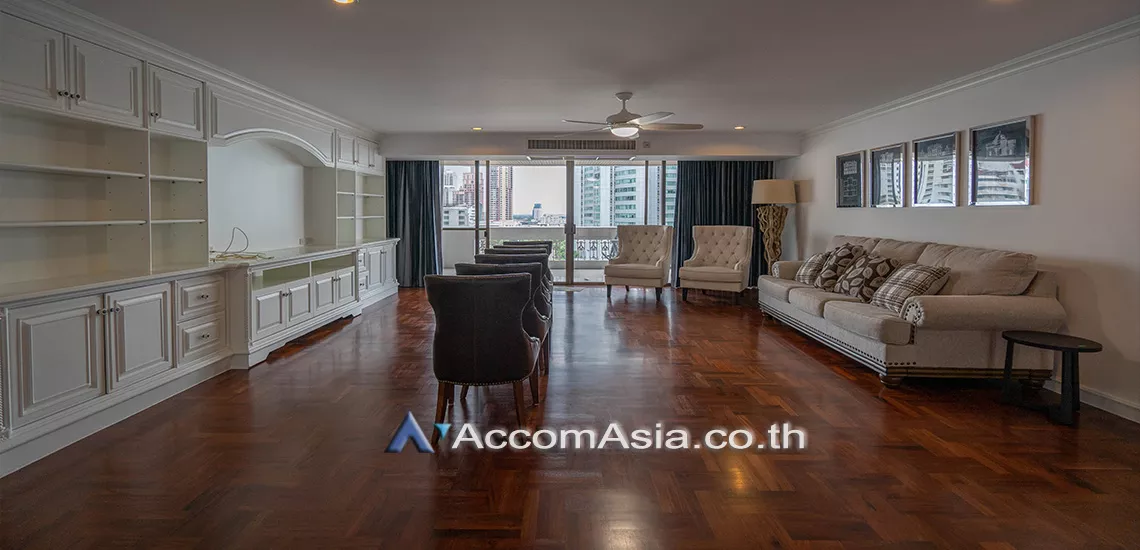 Big Balcony, Pet friendly |  Peaceful and Pet-Friendly Residence in Asoke Apartment  3 Bedroom for Rent MRT Sukhumvit in Sukhumvit Bangkok
