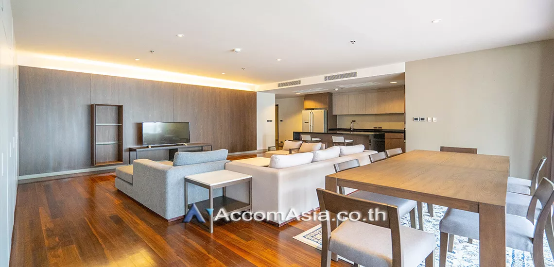 Huge Terrace |  4 Bedrooms  Apartment For Rent in Sukhumvit, Bangkok  near BTS Phrom Phong (AA26036)