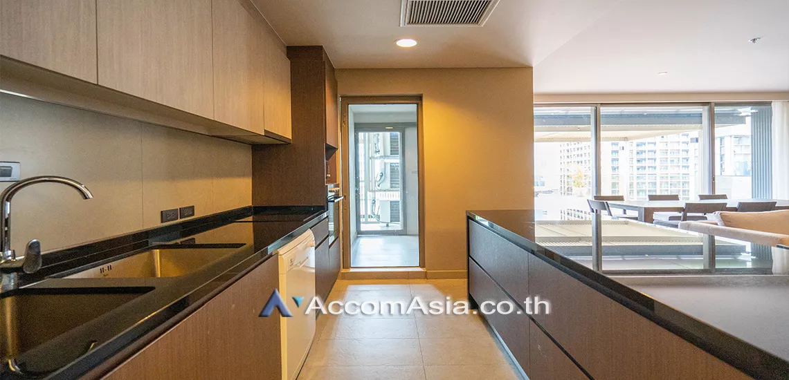 6  4 br Apartment For Rent in Sukhumvit ,Bangkok BTS Phrom Phong at Modern Apartment AA26036