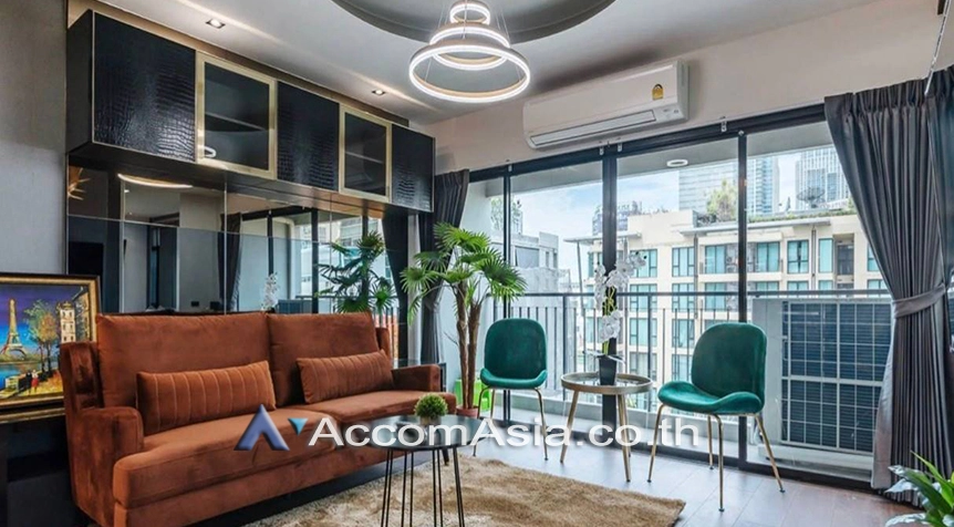  1  2 br Condominium For Sale in Ploenchit ,Bangkok BTS Ploenchit at Renova Residence AA26042