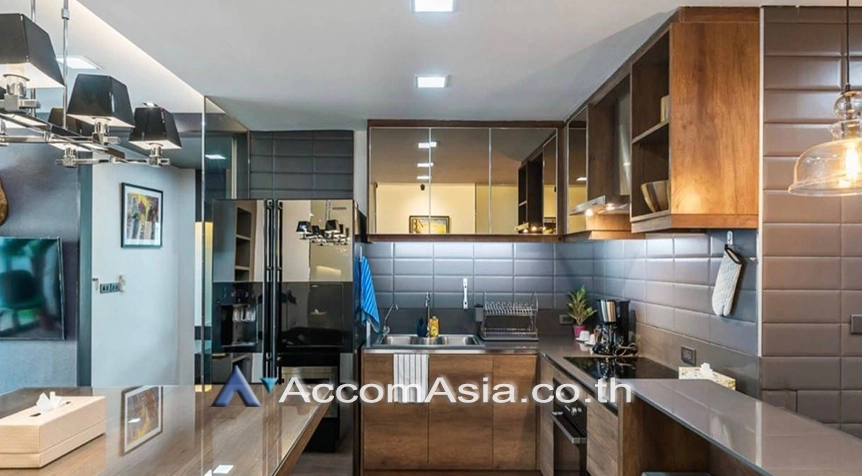 6  2 br Condominium For Sale in Ploenchit ,Bangkok BTS Ploenchit at Renova Residence AA26042