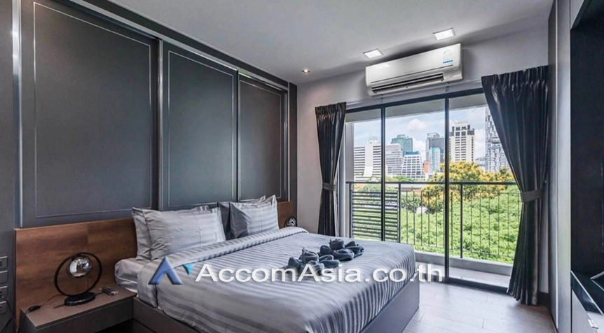 8  2 br Condominium For Sale in Ploenchit ,Bangkok BTS Ploenchit at Renova Residence AA26042
