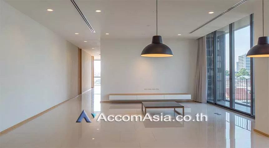 unit 3 Bedrooms  Apartment For Rent in Sukhumvit, Bangkok  near BTS Phrom Phong (AA26045)