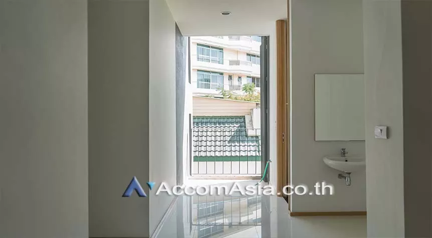 13  3 br Apartment For Rent in Sukhumvit ,Bangkok BTS Phrom Phong at Boutique Modern Apartment AA26045