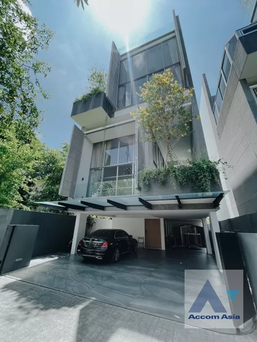  2  4 br House For Sale in Sukhumvit ,Bangkok BTS Ekkamai at The Luxurious Privacy Residence AA26050