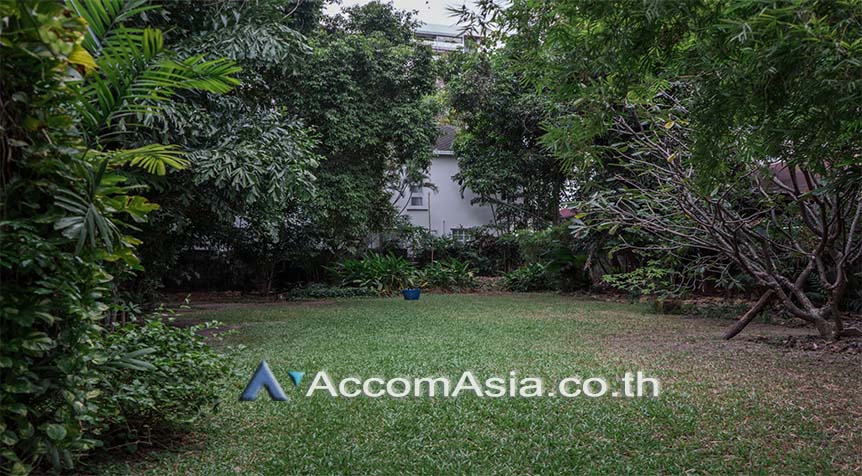 Garden, Home Office |  4 Bedrooms  House For Rent in Sukhumvit, Bangkok  near BTS Phrom Phong (AA26054)