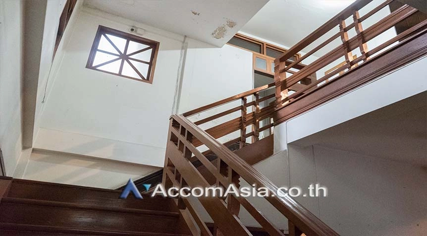 11  4 br House For Rent in sukhumvit ,Bangkok BTS Phrom Phong AA26054