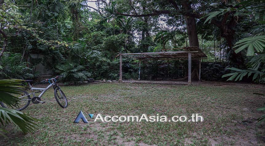 Garden, Home Office |  4 Bedrooms  House For Rent in Sukhumvit, Bangkok  near BTS Phrom Phong (AA26054)