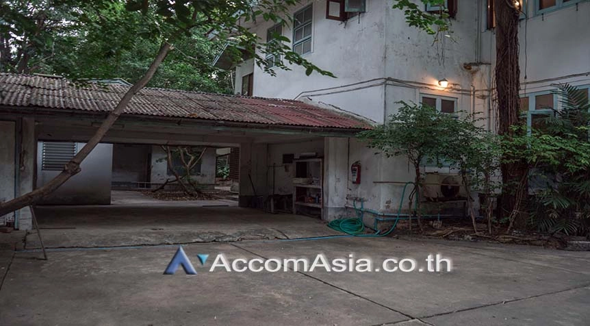 unitHome Office, Garden |  4 Bedrooms  House For Rent & Sale in Sukhumvit, Bangkok  near BTS Phrom Phong (AA26054)