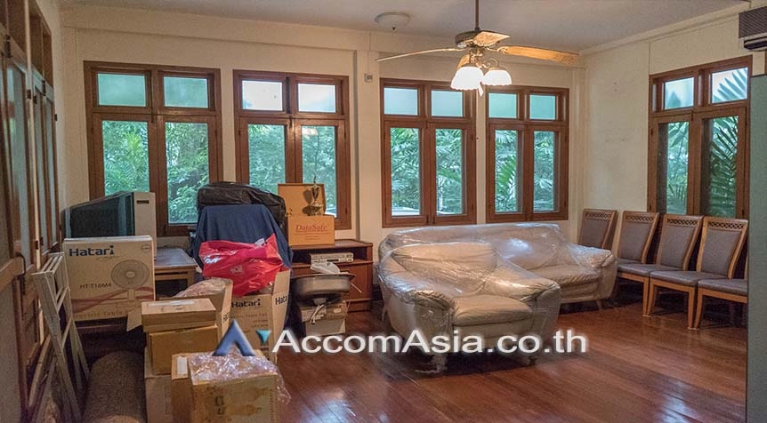 6  4 br House For Rent in sukhumvit ,Bangkok BTS Phrom Phong AA26054