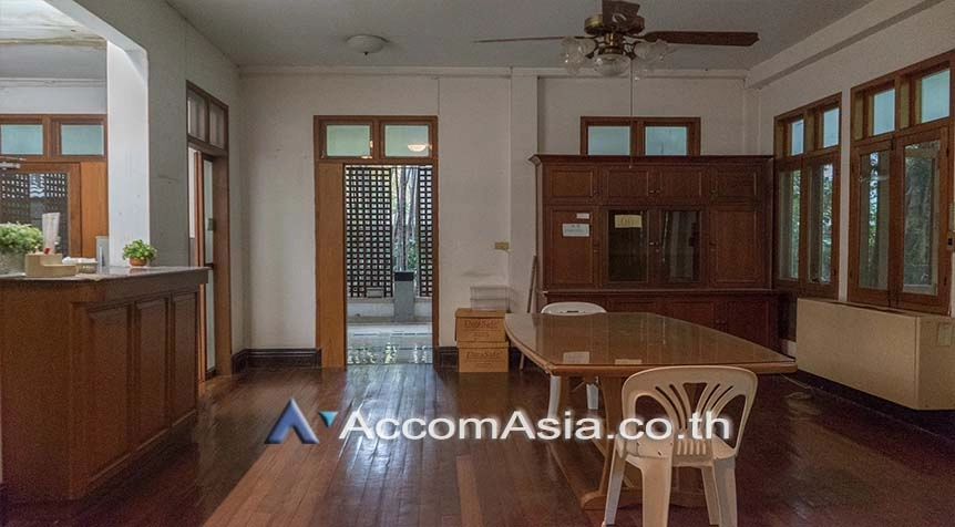 7  4 br House For Rent in sukhumvit ,Bangkok BTS Phrom Phong AA26054