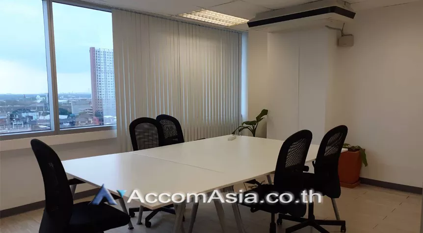 unit Office space For Rent in Sukhumvit, Bangkok  near BTS Ekkamai (AA26063)