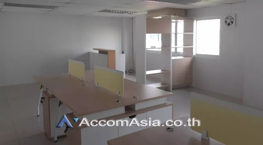  1  Office Space For Rent in Sukhumvit ,Bangkok BTS Bang Chak at S.N.P Tower AA26069