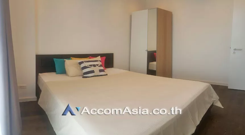  2 Bedrooms  Condominium For Rent in Sathorn, Bangkok  near BTS Chong Nonsi - BRT Arkhan Songkhro (AA26077)