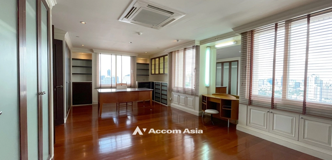 26  5 br Condominium For Sale in Sukhumvit ,Bangkok BTS Asok - MRT Sukhumvit at Las Colinas AA26081
