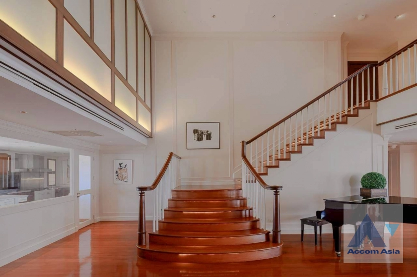 unitSuper Luxury, Duplex Condo, Penthouse |  5 Bedrooms  Condominium For Sale in Sukhumvit, Bangkok  near MRT Sukhumvit - BTS Asok (AA26081)