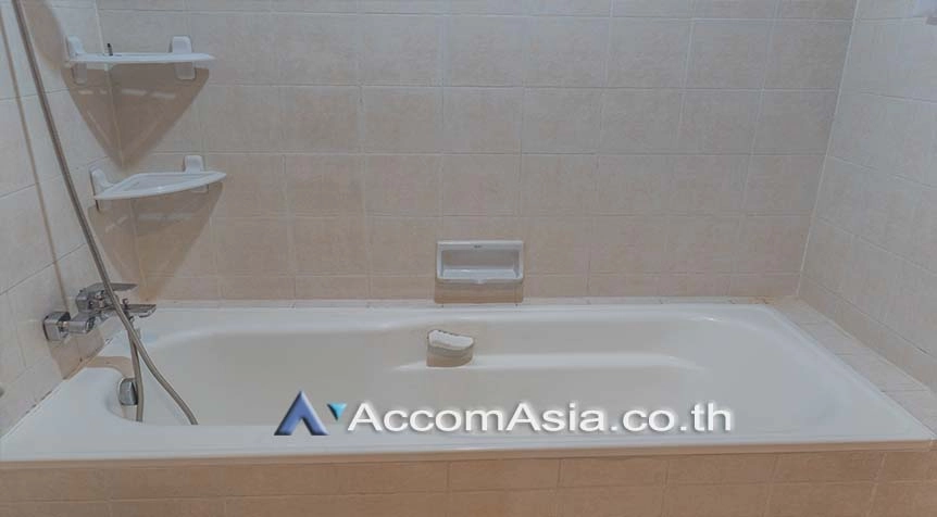 8  3 br Apartment For Rent in Sukhumvit ,Bangkok BTS Phrom Phong at Comfortable for living AA26088
