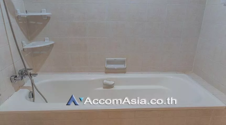 8  3 br Apartment For Rent in Sukhumvit ,Bangkok BTS Phrom Phong at Comfortable for living AA26088
