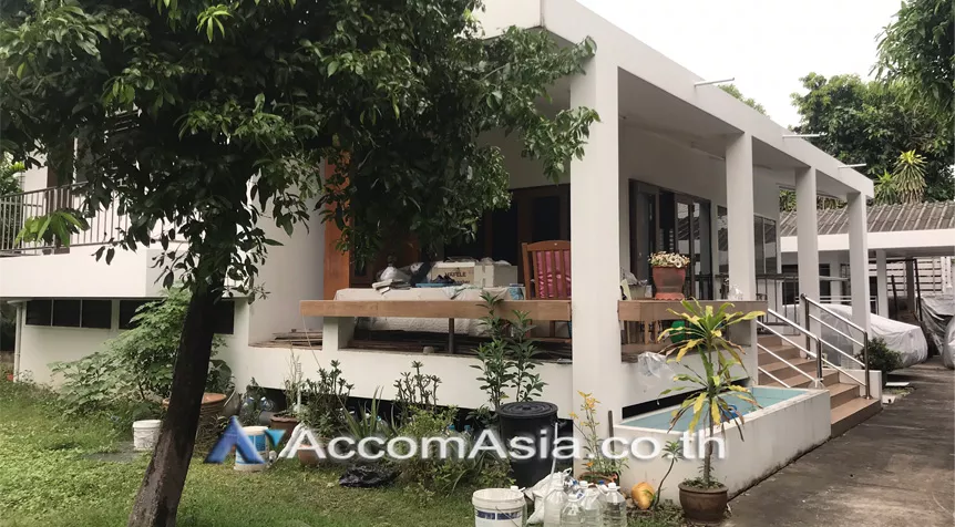  1  2 br House For Sale in Sukhumvit ,Bangkok BTS Ekkamai AA26104