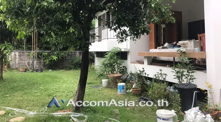 4  2 br House For Sale in Sukhumvit ,Bangkok BTS Ekkamai AA26104