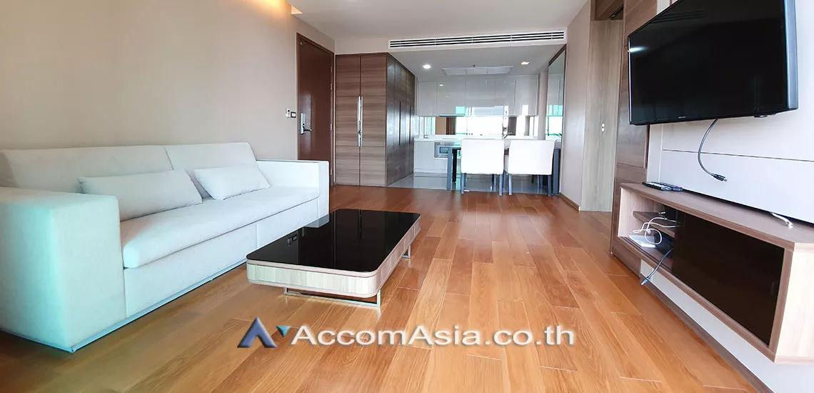 unit 1 Bedroom  Condominium For Rent in Silom, Bangkok  near BTS Chong Nonsi (AA26112)