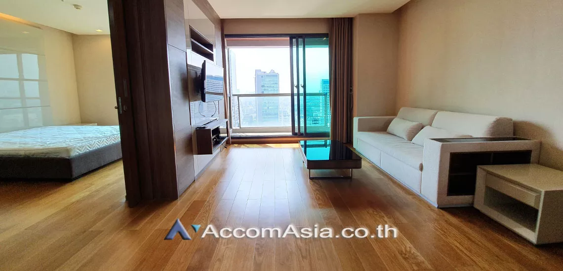  1 Bedroom  Condominium For Rent in Silom, Bangkok  near BTS Chong Nonsi (AA26112)