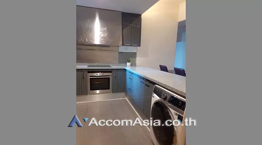  2 Bedrooms  Condominium For Rent in Sathorn, Bangkok  near BTS Chong Nonsi - MRT Lumphini (AA26119)