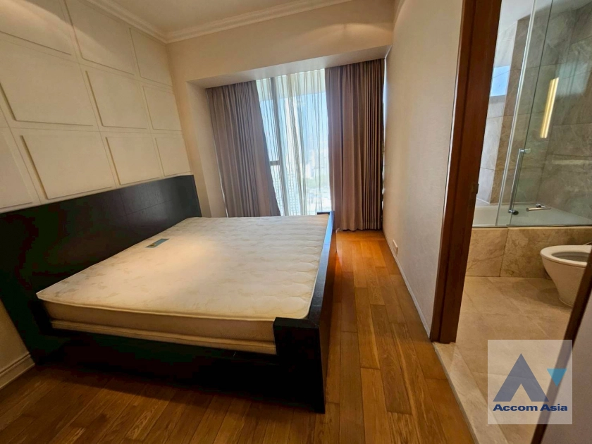 unit 2 Bedrooms  Condominium For Rent in Sathorn, Bangkok  near BTS Chong Nonsi - MRT Lumphini (AA26119)