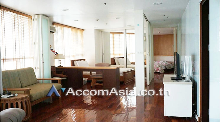 unit 2 Bedrooms  Condominium For Rent in Ploenchit, Bangkok  near BTS Chitlom (24064)