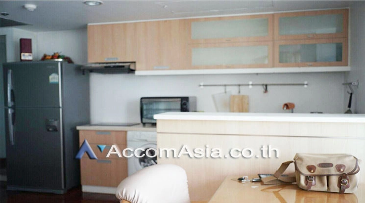 unit 2 Bedrooms  Condominium For Rent in Ploenchit, Bangkok  near BTS Chitlom (24064)