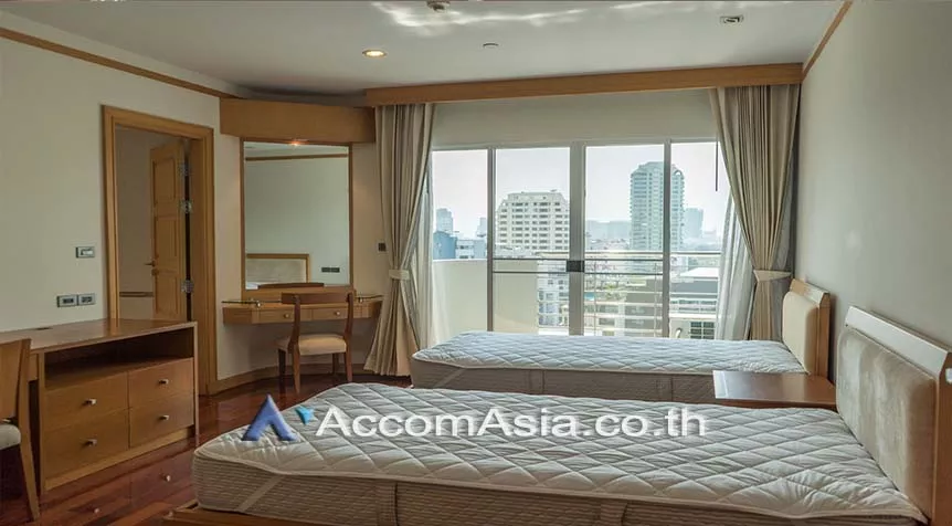 8  3 br Apartment For Rent in Sukhumvit ,Bangkok BTS Nana at Fully Furnished Suites AA26129