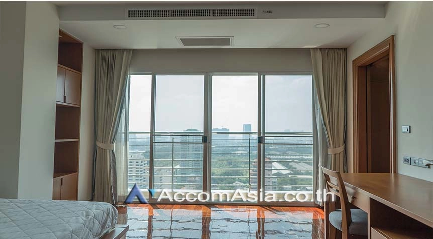 15  4 br Apartment For Rent in Sukhumvit ,Bangkok BTS Nana at Fully Furnished Apartment, Only 2 mins walk to BTS AA26130
