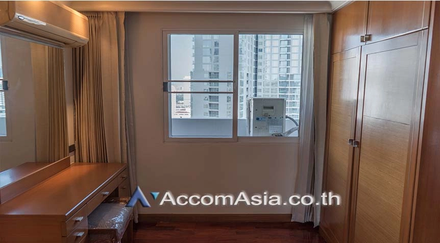 10  4 br Apartment For Rent in Sukhumvit ,Bangkok BTS Nana at Fully Furnished Apartment, Only 2 mins walk to BTS AA26130