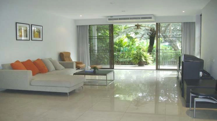 Pet friendly |  Delightful and Homely atmosphere Apartment  2 Bedroom for Rent BTS Phrom Phong in Sukhumvit Bangkok