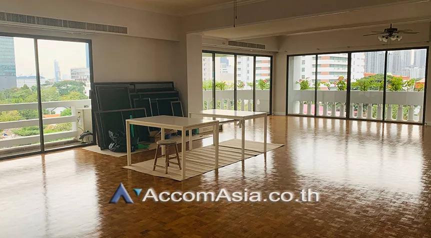 3 Bedrooms  Apartment For Rent in Sathorn, Bangkok  near BTS Chong Nonsi (AA26136)