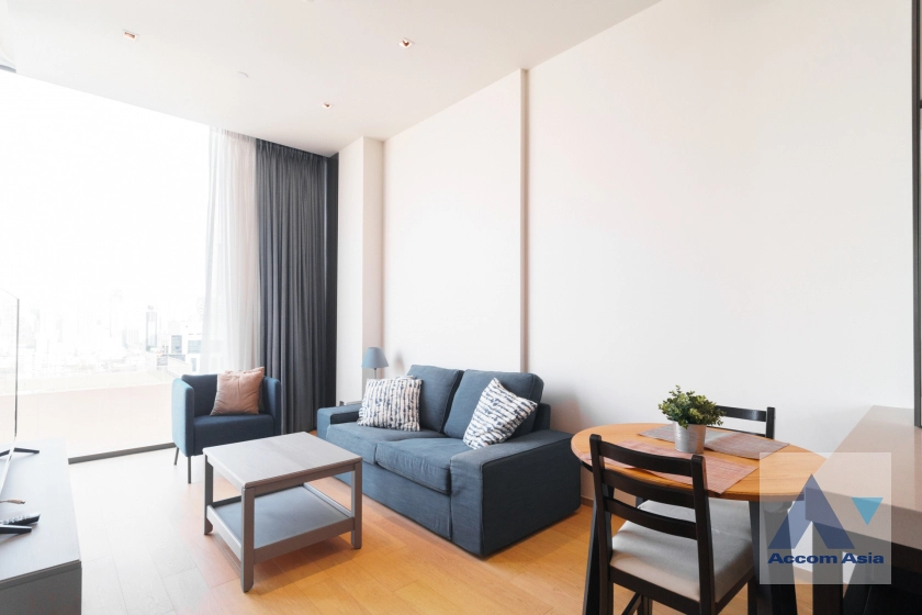 Garden View |  28 Chidlom Condominium  1 Bedroom for Rent BTS Chitlom in Ploenchit Bangkok