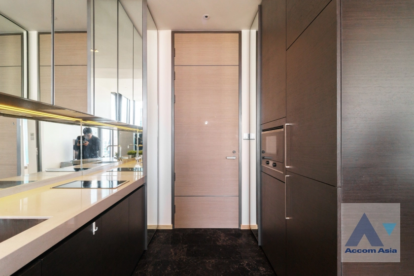 5  1 br Condominium For Rent in Ploenchit ,Bangkok BTS Chitlom at 28 Chidlom AA26153