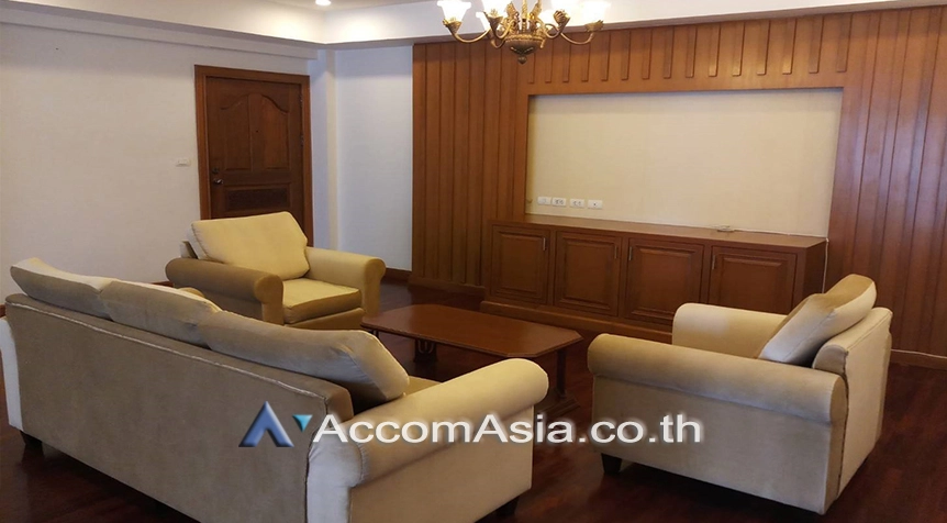Pet friendly |  Classic Elegance Residence Apartment  3 Bedroom for Rent BTS Ploenchit in Ploenchit Bangkok