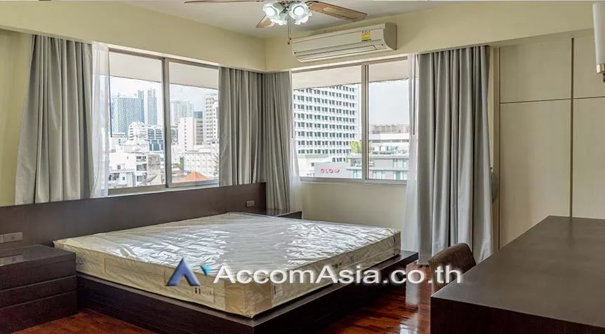 12  3 br Apartment For Rent in Sukhumvit ,Bangkok BTS Nana at Suite for family AA26157