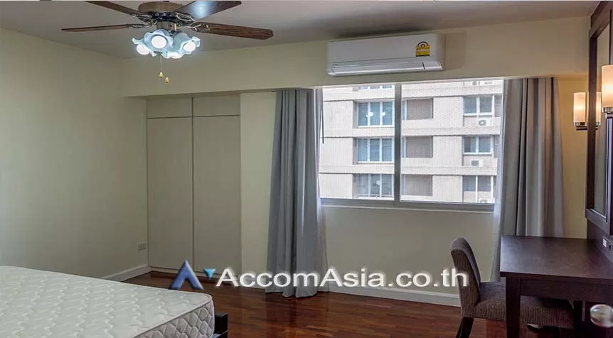 10  3 br Apartment For Rent in Sukhumvit ,Bangkok BTS Nana at Suite for family AA26157