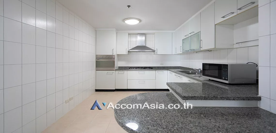 unitPet friendly |  3 Bedrooms  Apartment For Rent in Sukhumvit, Bangkok  near BTS Phrom Phong (AA26159)