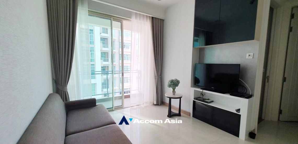 unit 2 Bedrooms  Condominium For Rent & Sale in Ploenchit, Bangkok  near BTS Chitlom (AA26169)