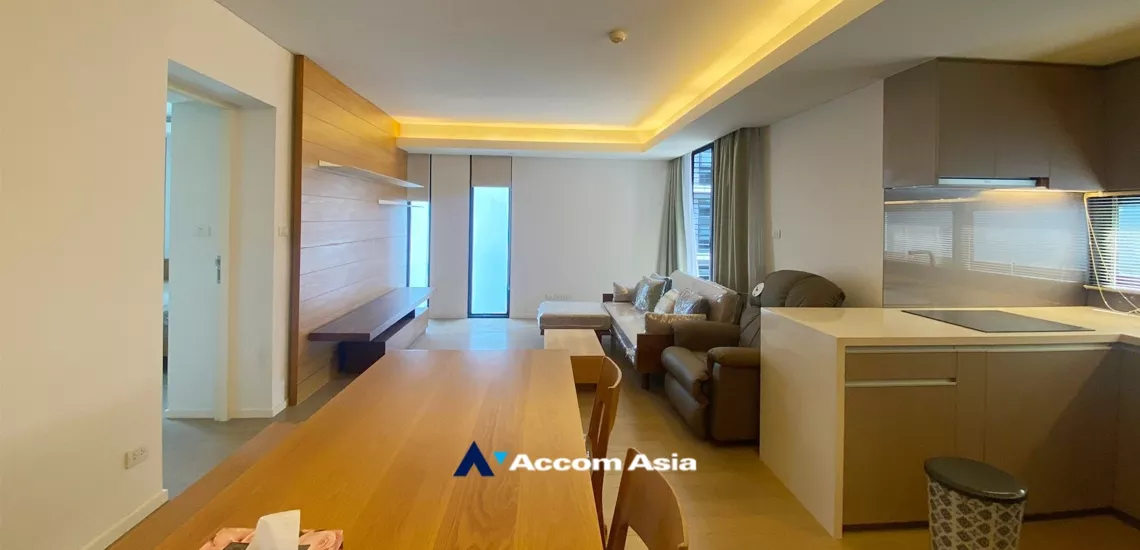  2 Bedrooms  Condominium For Sale in Sukhumvit, Bangkok  near BTS Ekkamai (AA26185)