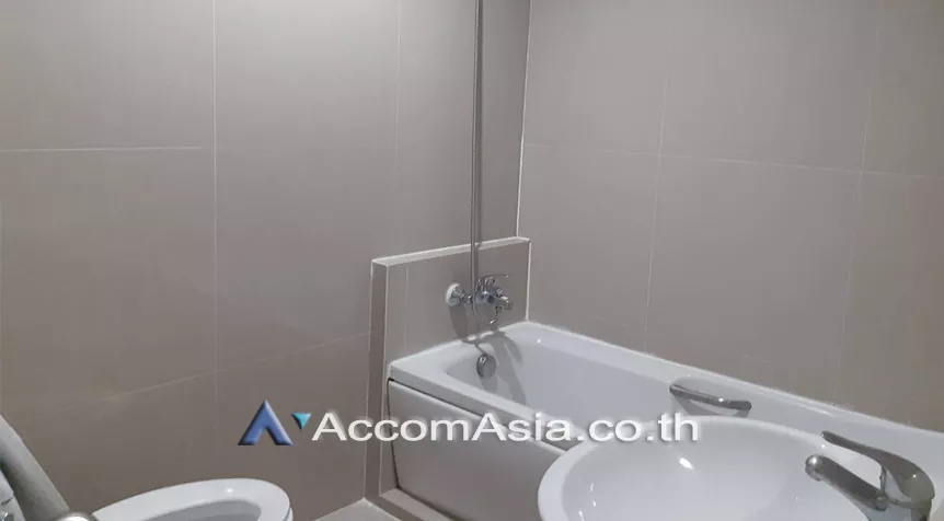 unit 2 Bedrooms  Condominium For Rent in Sukhumvit, Bangkok  near BTS Phrom Phong (AA26189)