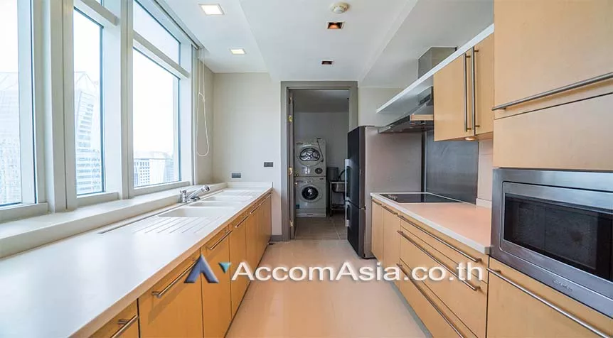 4  2 br Condominium For Rent in Ploenchit ,Bangkok BTS Ploenchit at Athenee Residence AA26211