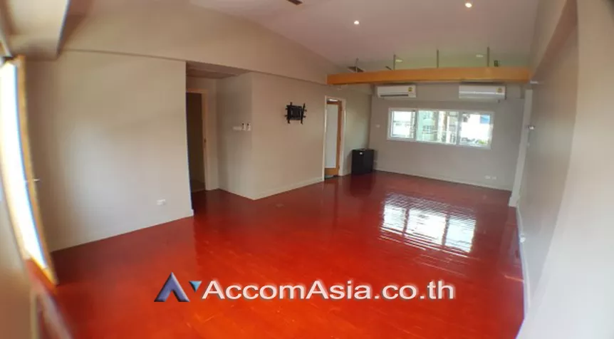 Home Office |  4 Bedrooms  Townhouse For Sale in Sukhumvit, Bangkok  near BTS Phrom Phong (AA26220)